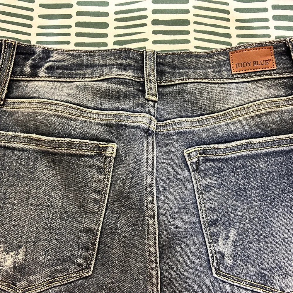 Size 5/27 Judy Blue Boyfriend Fit Distressed Jeans – Dark Wash - Picture 7 of 10